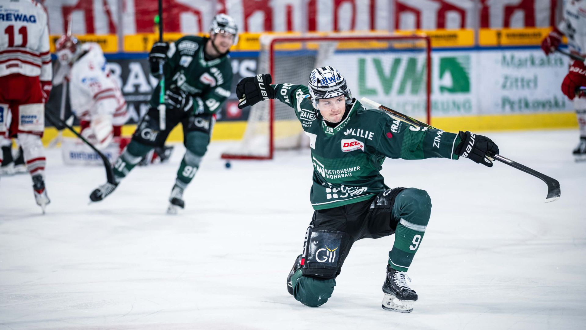 Kemp und Schmidt überragend vor über 4000 Zuschauern