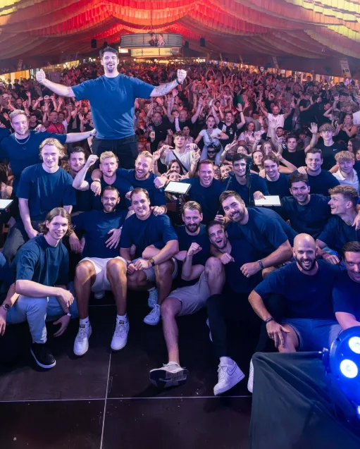 Steelers feiern mit Fans am Pferdemarkt