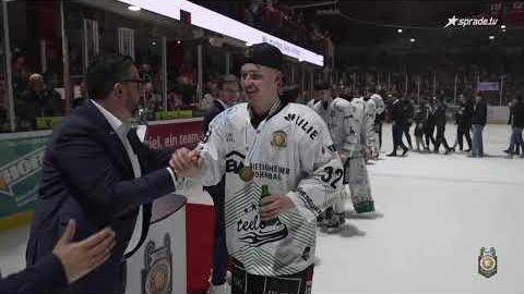 Pokalübergabe und Feierlichkeiten