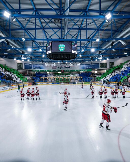 Steelers gleichen Finalserie mit dominantem Heimsieg aus