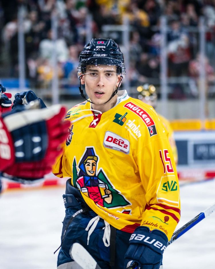 Steelers verpflichten Stürmer Filip Reisnecker